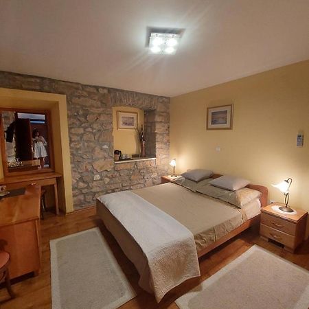 Guest House Paola Примоштен Экстерьер фото