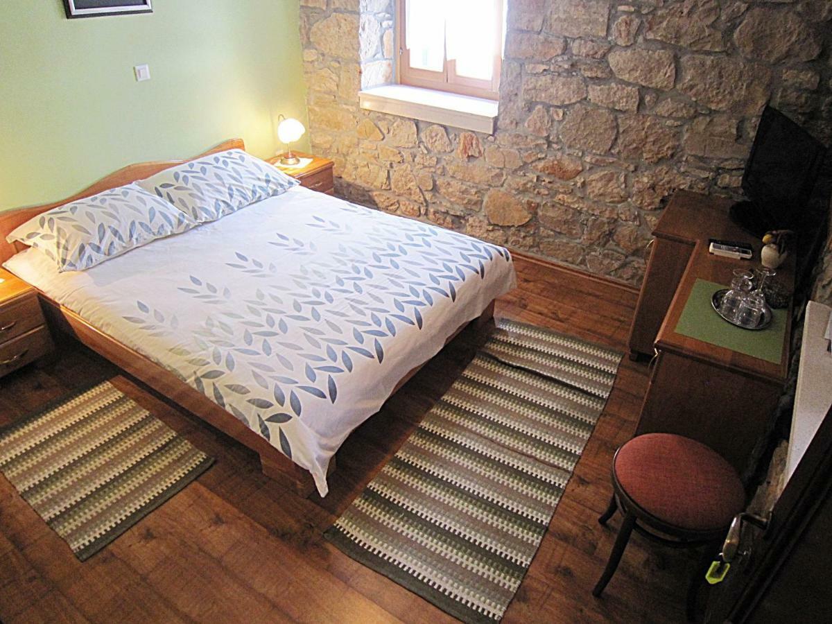 Guest House Paola Примоштен Экстерьер фото